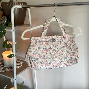 🎉 Host pick! Vintage Floral Quilted Shoulder Bag